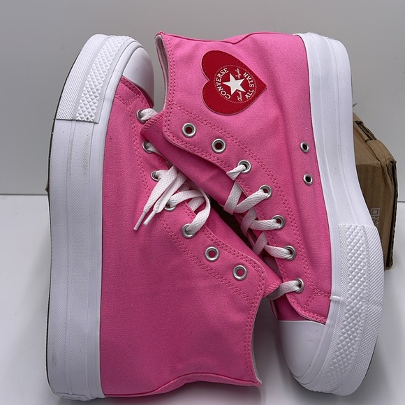 Converse WMNS Chuck Taylor All Star Lift Platform Canvas
WOMEN'S HIGH TOP SHOE - Picture 11 of 16